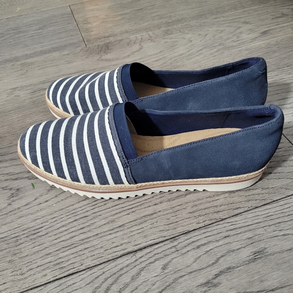 NWOB Clarks shoes, run smaller. Original size 9
